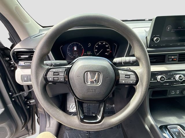 Used 2023 Honda Pilot LX image 11