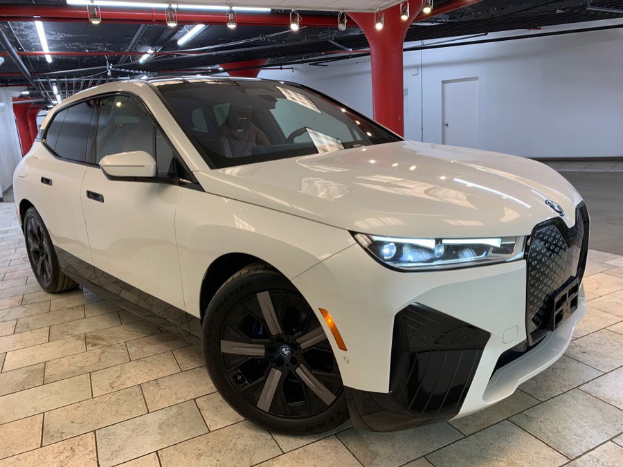 Used 2024 BMW iX M60 image 2