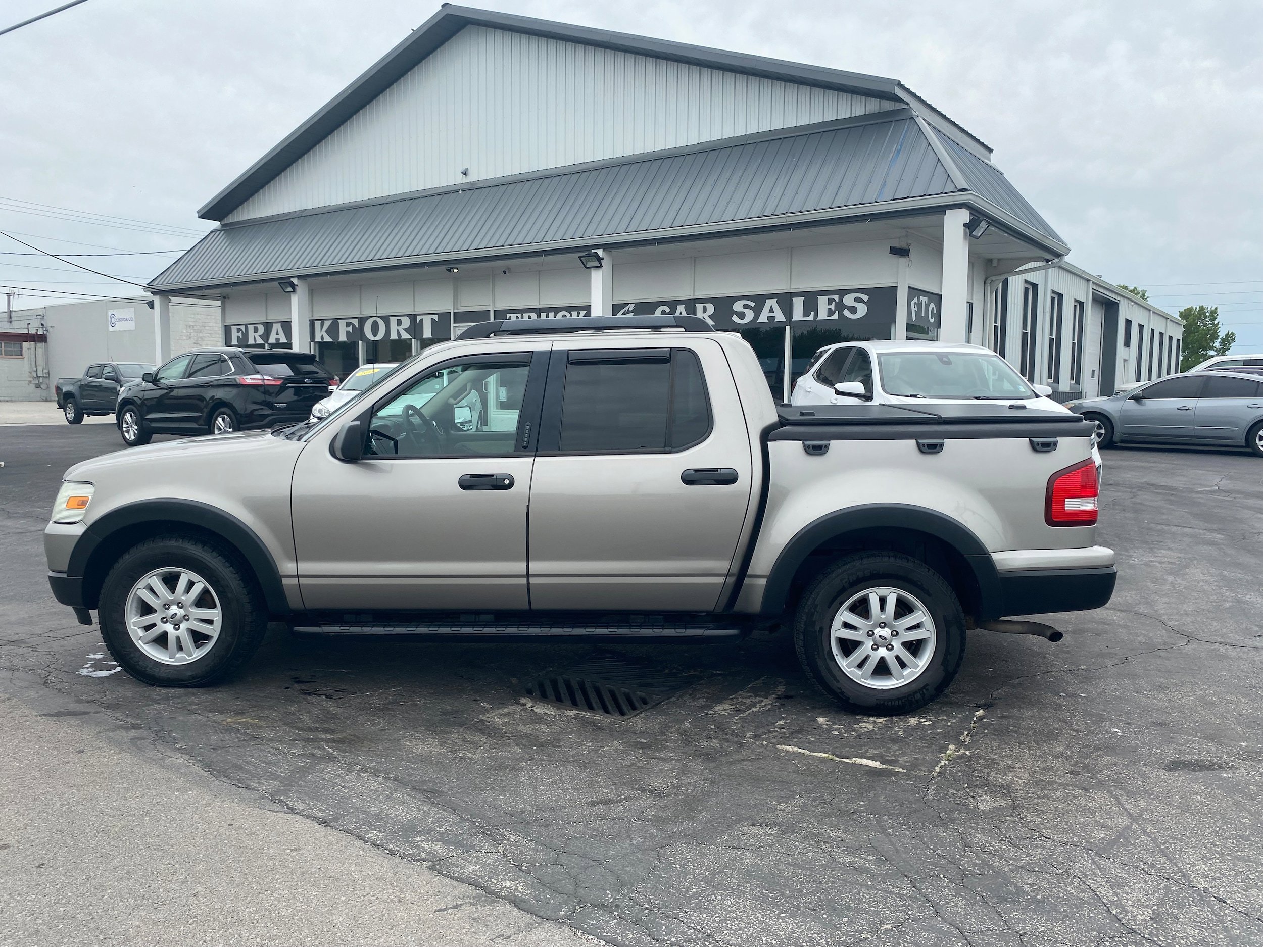 Used 2008 Ford Explorer Sport Trac XLT AWD/4WD image 8
