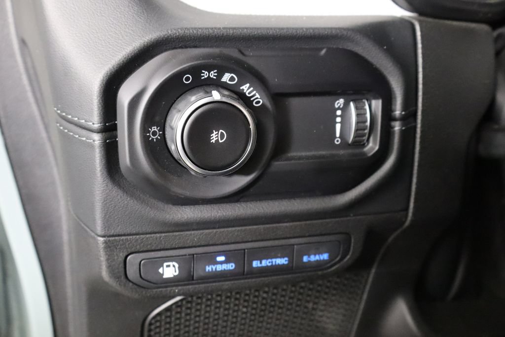 Used 2024 Jeep Wrangler Unlimited Sahara AWD/4WD image 20