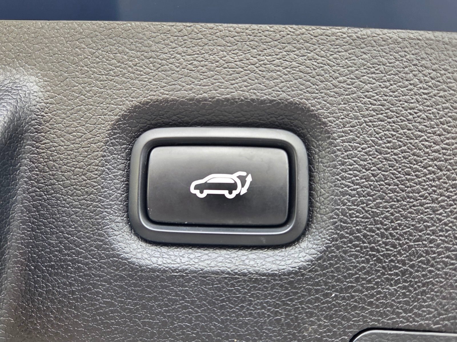 Used 2023 Hyundai Santa Fe SEL FWD image 13
