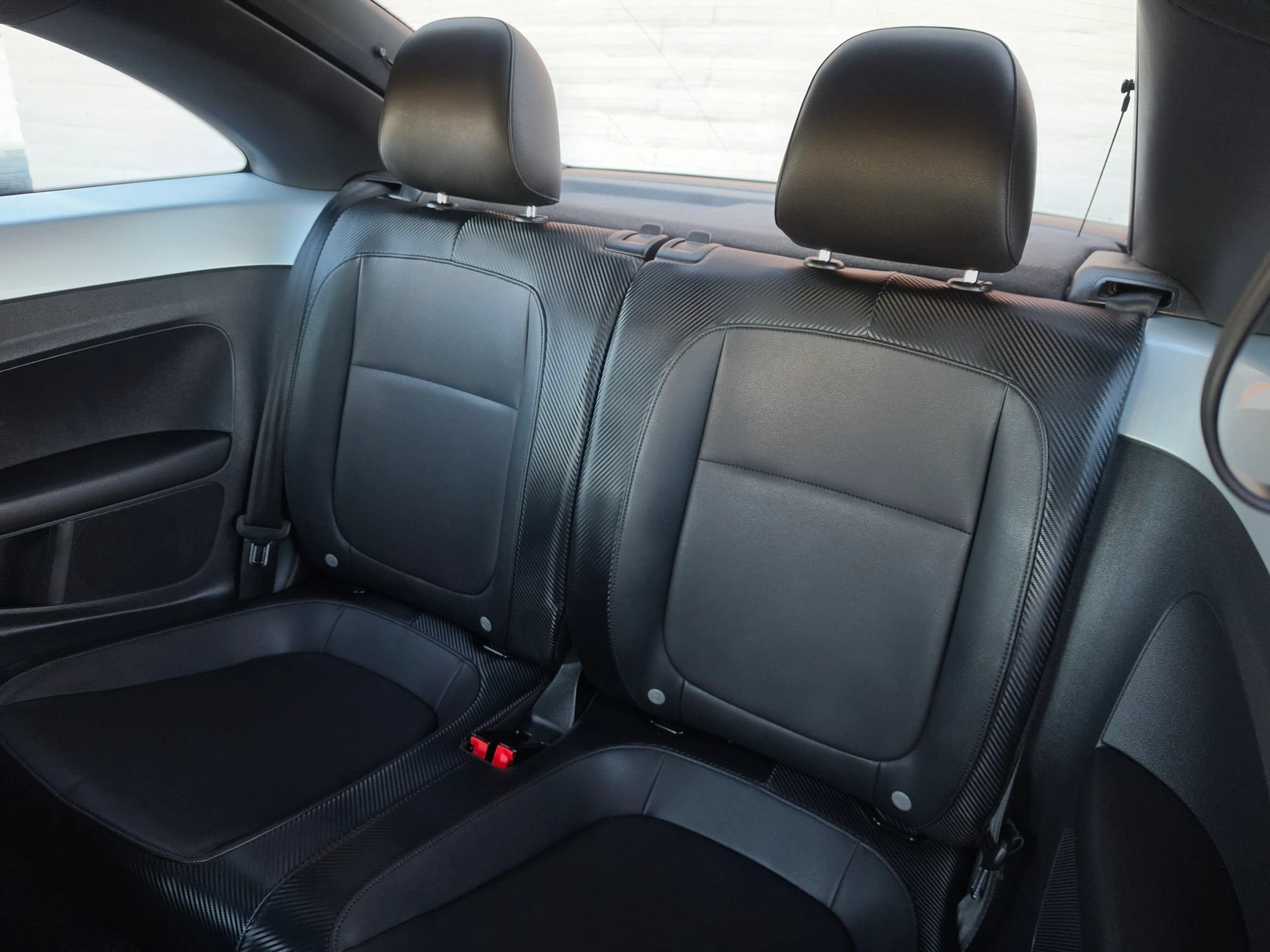 Used 2013 Volkswagen Beetle TDI FWD image 30