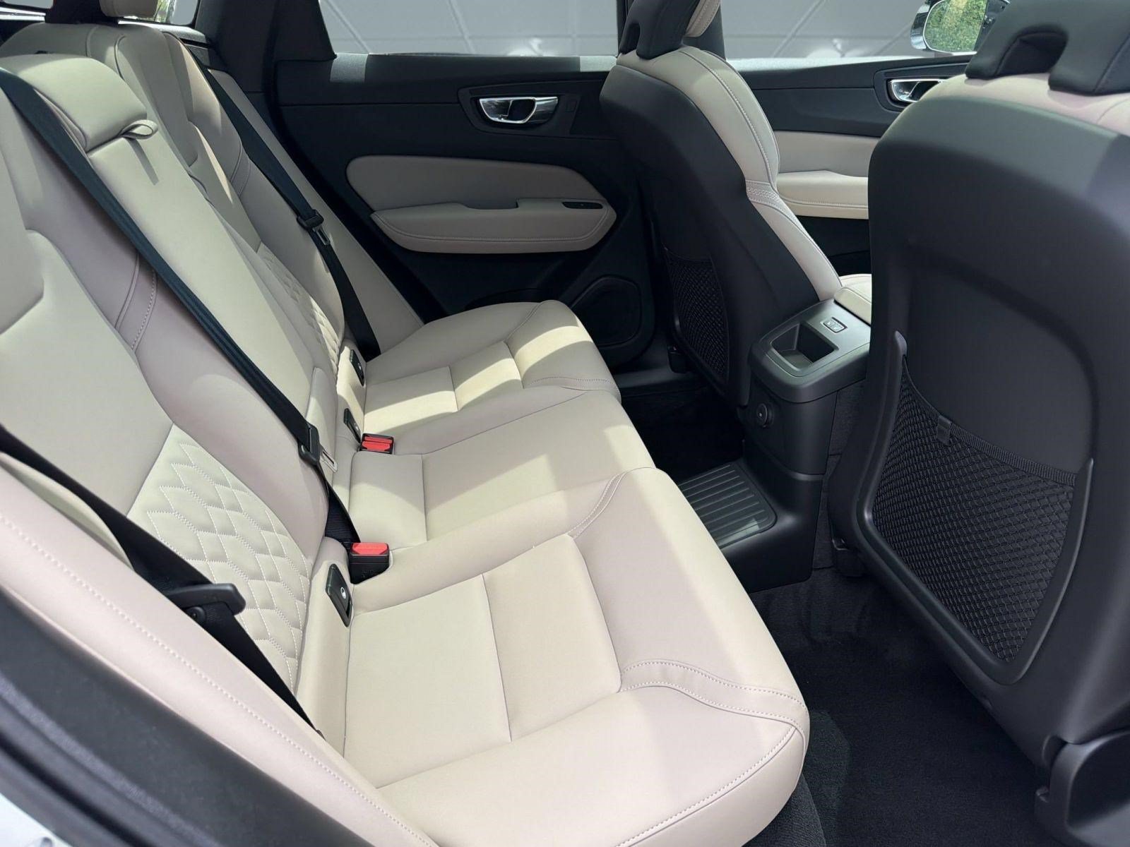 New 2026 Volvo XC60 T8 Core w/ Climate Package AWD/4WD image 30