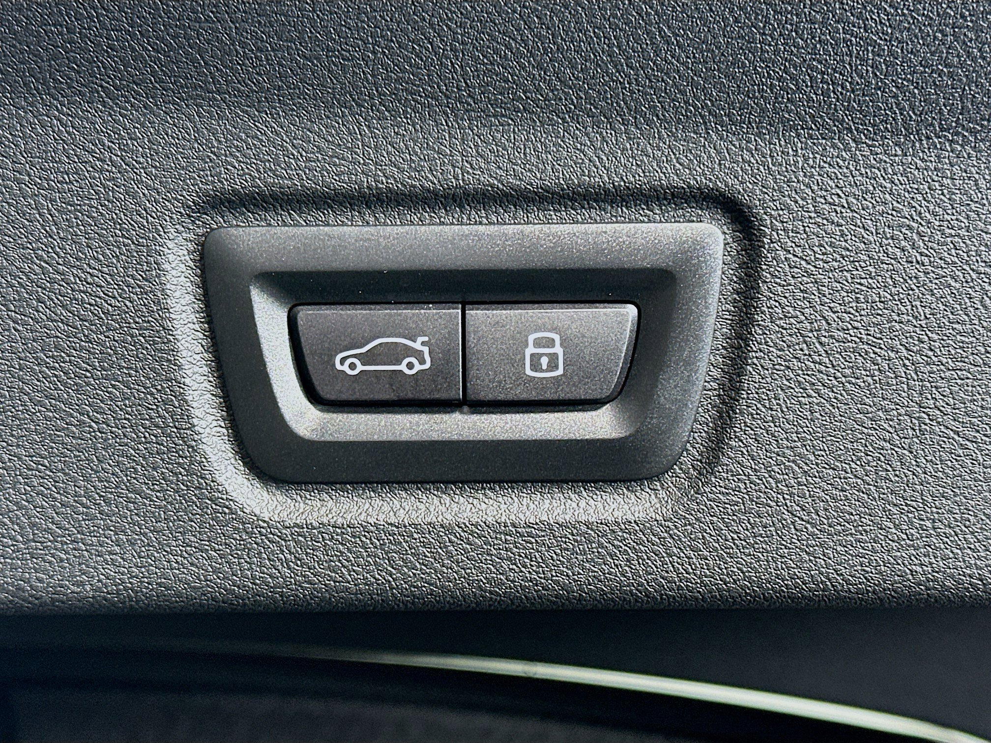 Used 2025 BMW i4 eDrive40 image 32