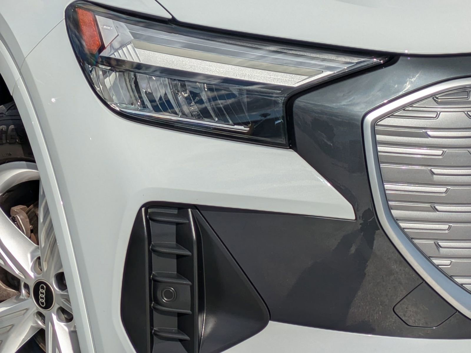 Used 2022 Audi Q4 e-tron Premium Plus w/ Premium Plus image 25