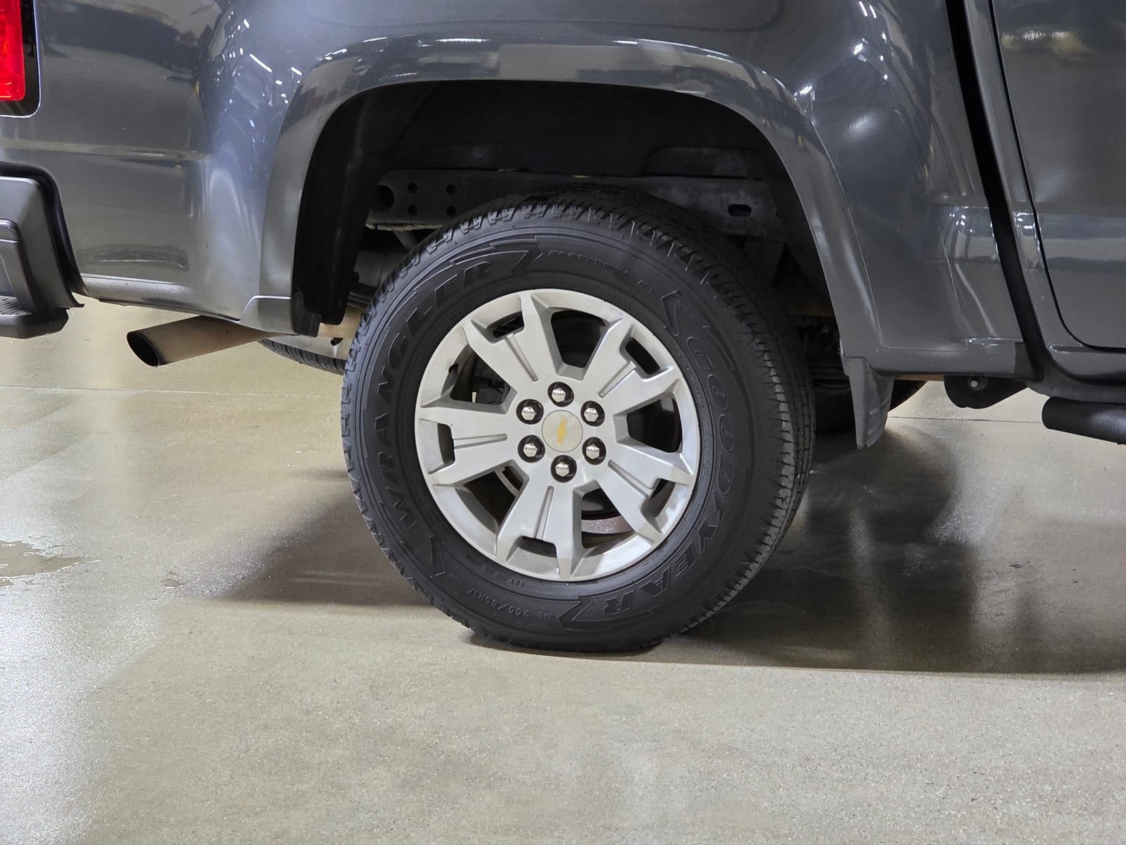 Used 2016 Chevrolet Colorado LT w/ LT Convenience Package RWD image 9