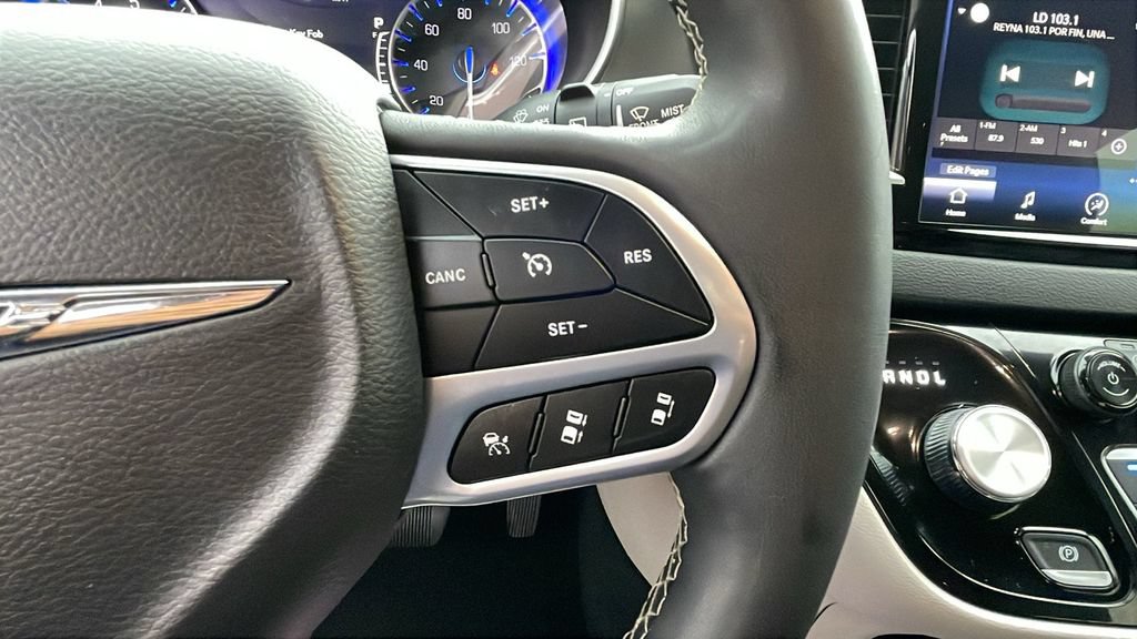 Used 2024 Chrysler Pacifica Touring-L FWD image 25