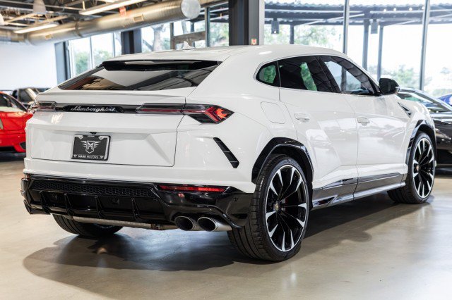 Used 2022 Lamborghini Urus AWD/4WD image 6
