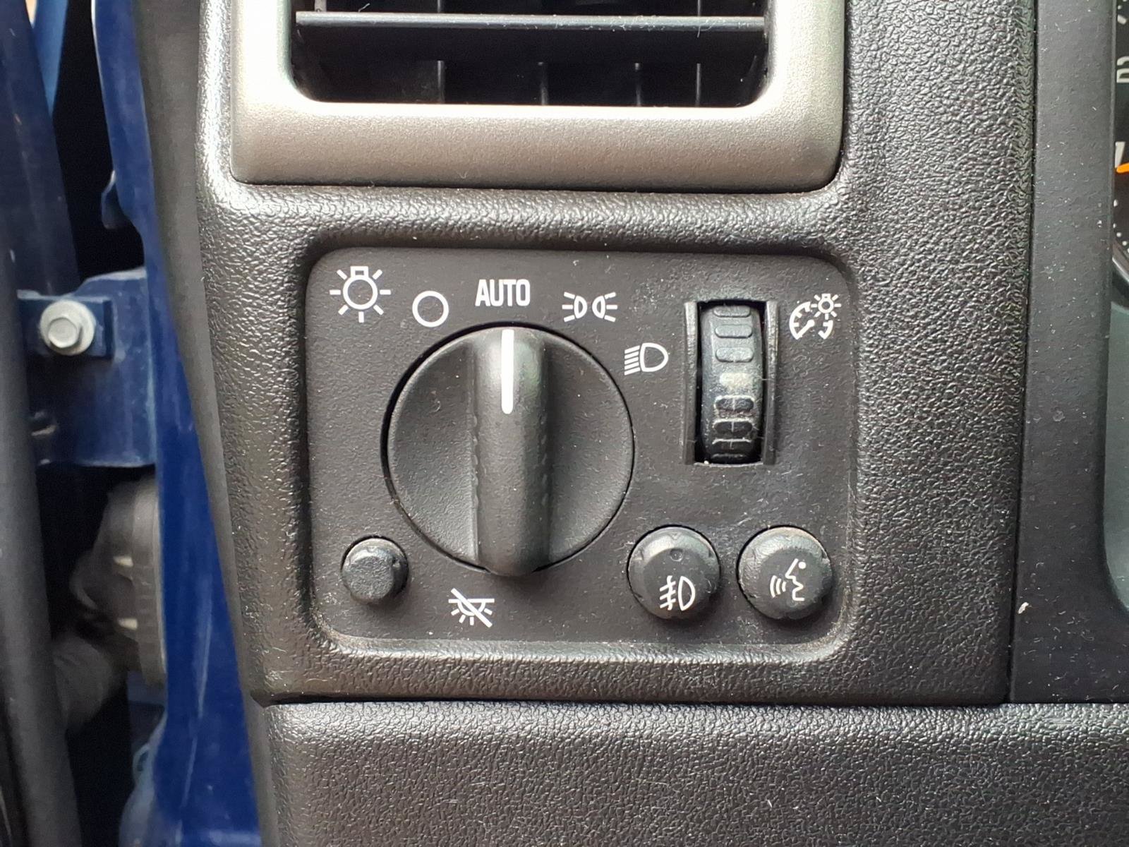 Used 2012 Chevrolet Colorado LT AWD/4WD image 16