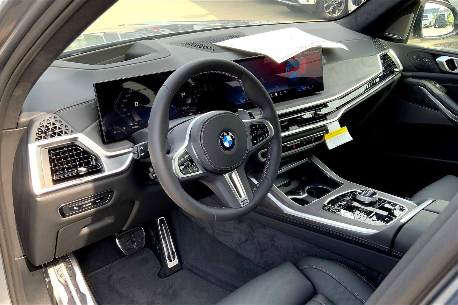 New 2026 BMW X7 M60i image 8