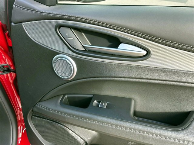 Used 2024 Alfa Romeo Stelvio Veloce image 17