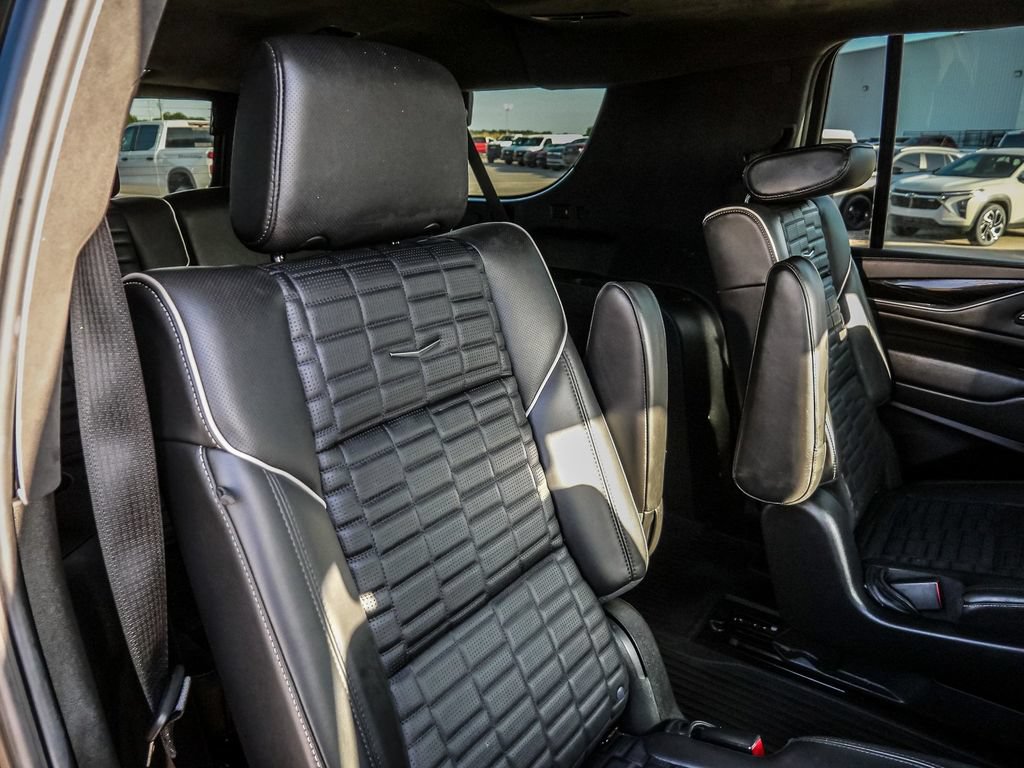 Used 2023 Cadillac Escalade ESV V w/ LPO, ONYX Package AWD/4WD image 28