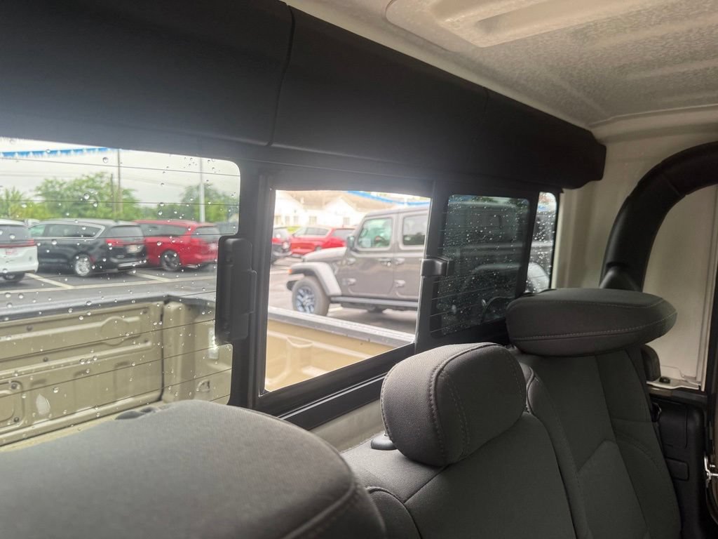 Certified 2020 Jeep Gladiator Overland AWD/4WD image 61