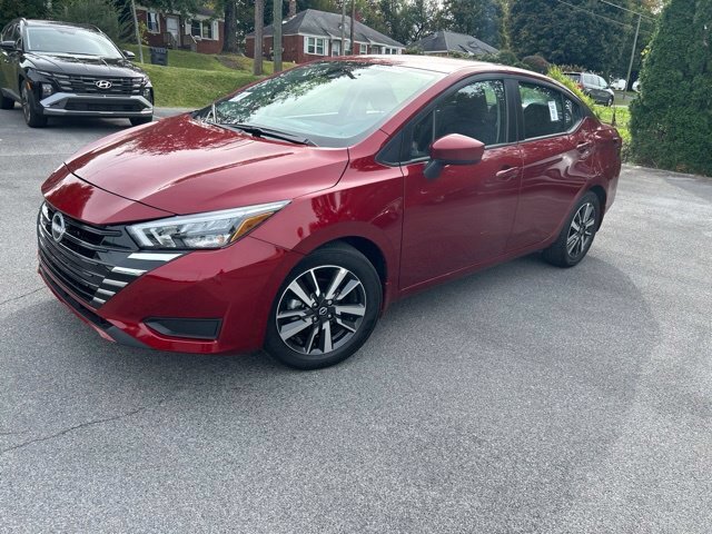 Used 2025 Nissan Versa SV w/ Trunk Package