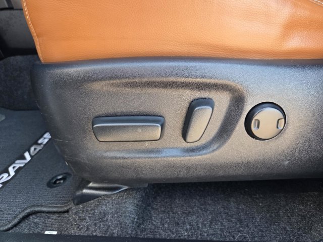 Used 2018 Toyota RAV4 SE w/ Power Extra Value Package FWD image 25