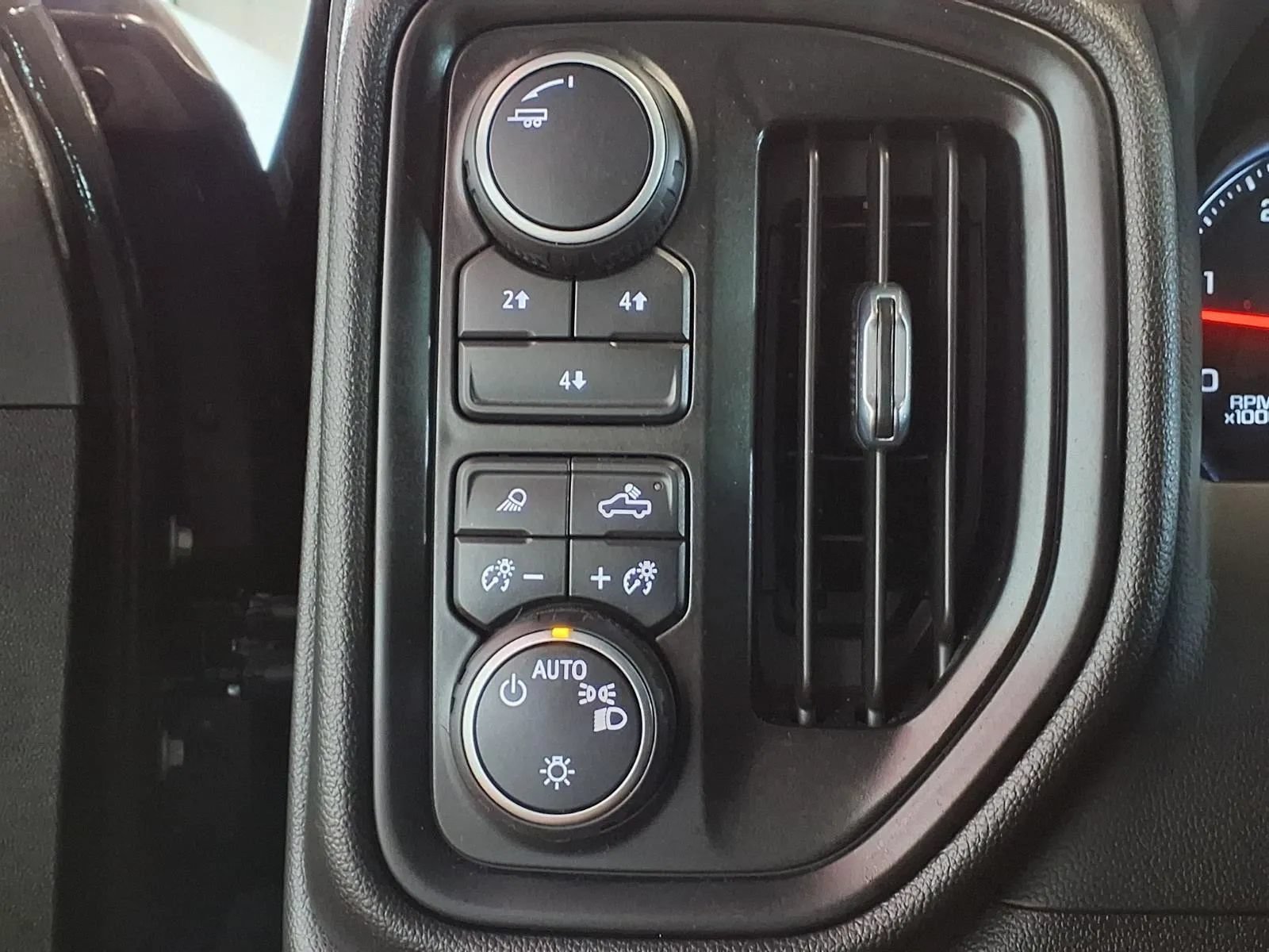 Used 2024 Chevrolet Silverado 2500 Custom w/ Custom Value Package AWD/4WD image 18