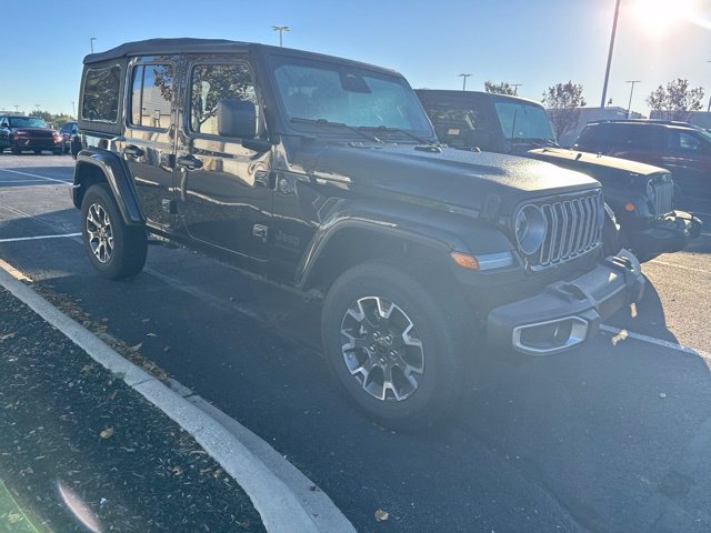 Used 2026 Jeep Wrangler Unlimited Sahara AWD/4WD image 2