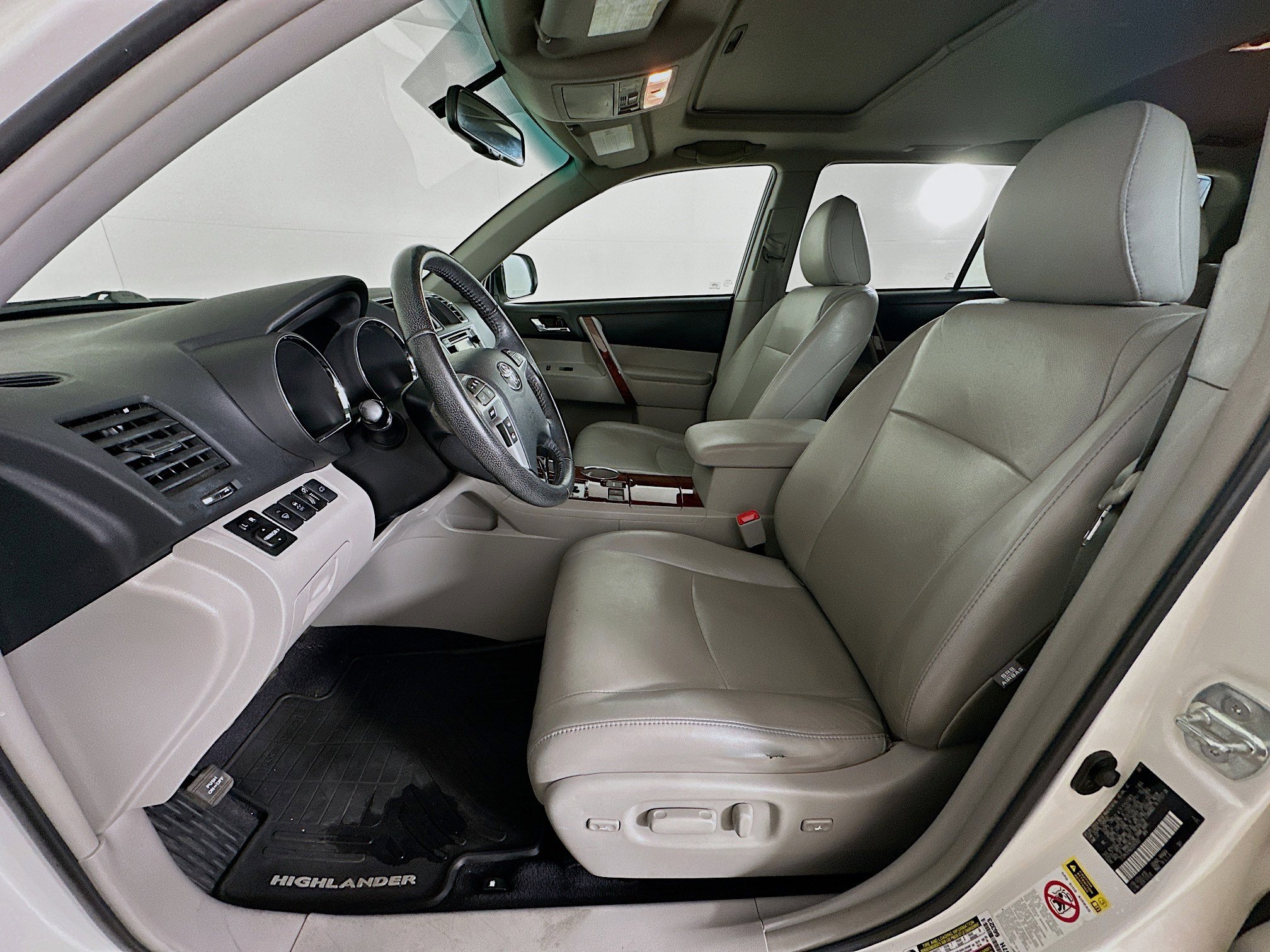 Used 2013 Toyota Highlander Limited image 13