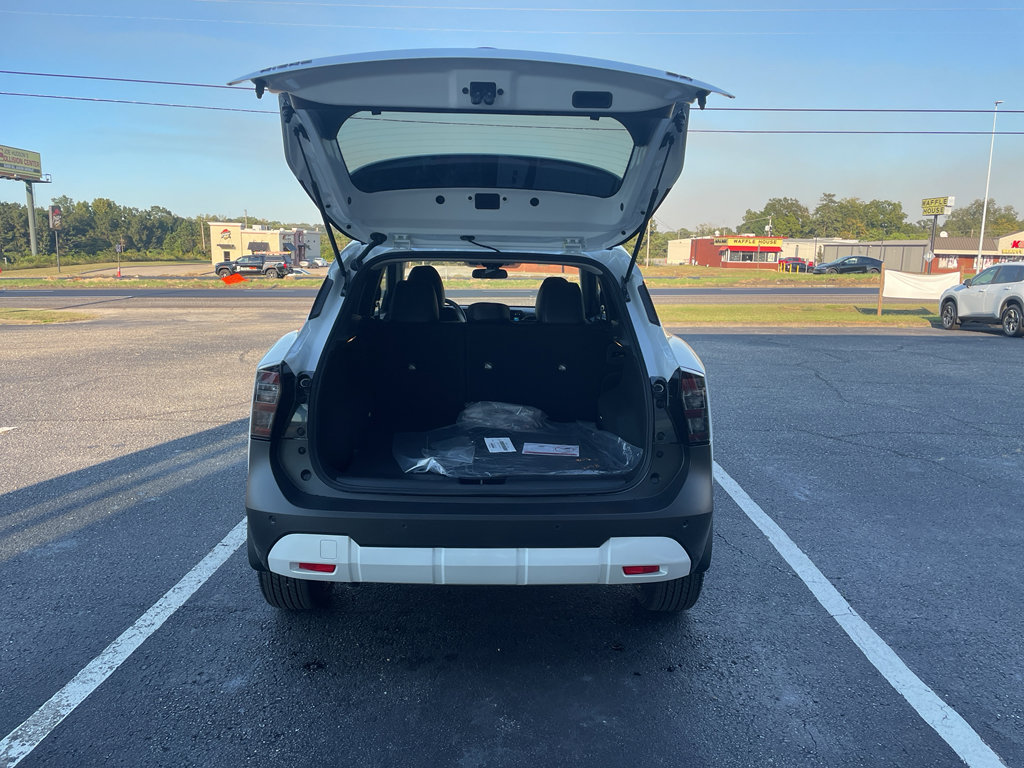 New 2026 Nissan Kicks SR w/ Cold Weather Package image 21