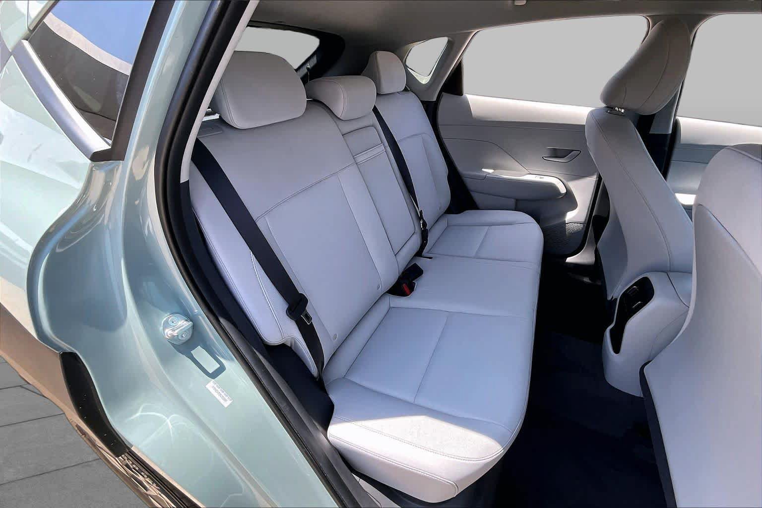 Used 2025 Hyundai Kona SEL FWD image 18