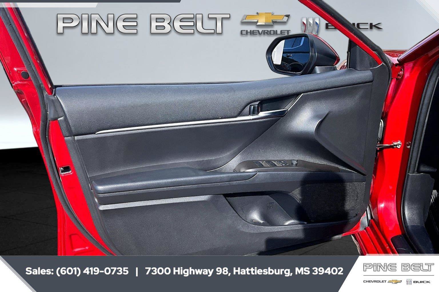 Used 2022 Toyota Camry SE FWD image 17