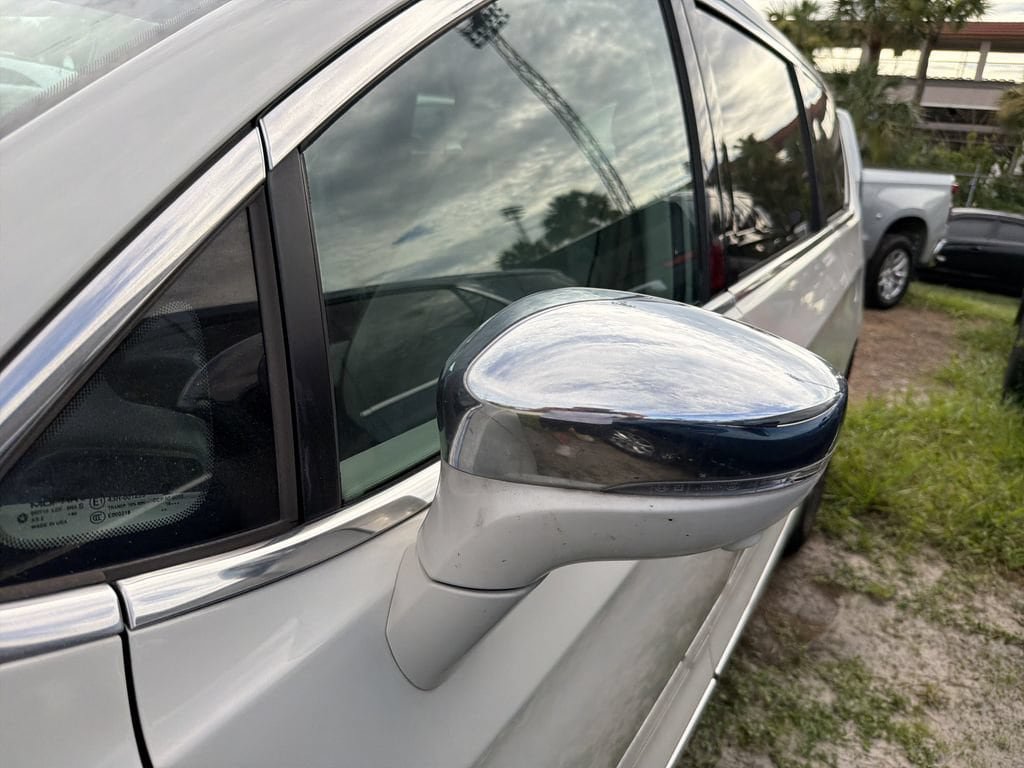 Used 2017 Chrysler Pacifica Limited FWD image 6