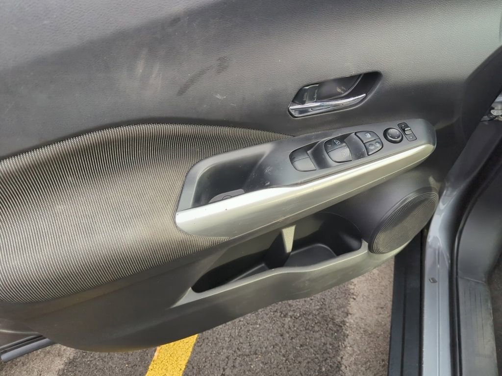 Used 2020 Nissan Kicks SV image 8