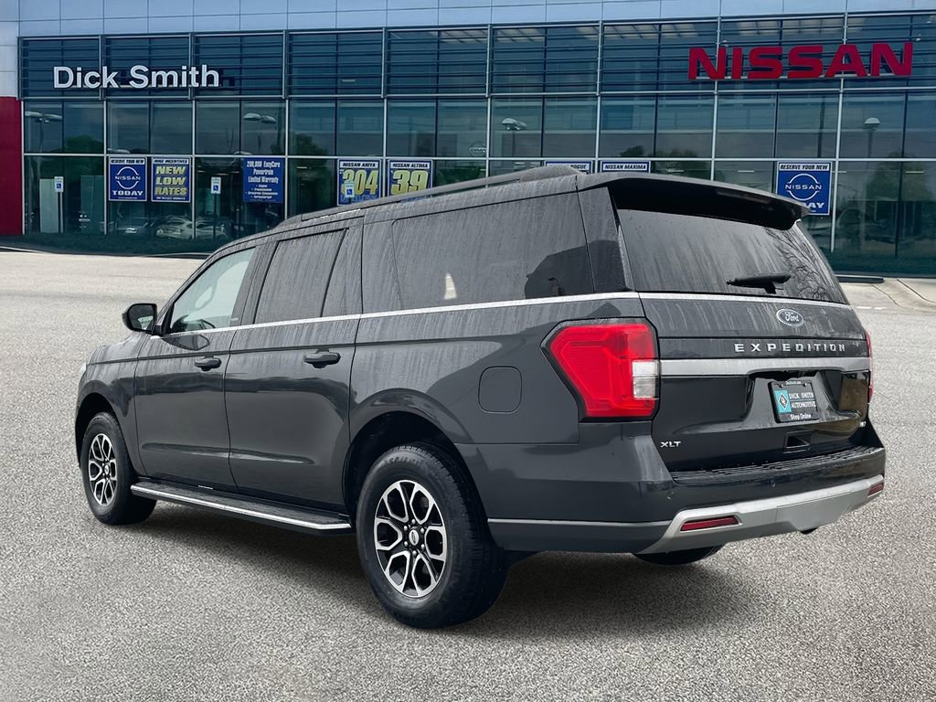 Used 2023 Ford Expedition Max XLT image 4