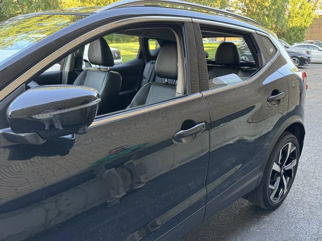 Used 2022 Nissan Rogue Sport SL w/ Premium Package AWD/4WD image 34