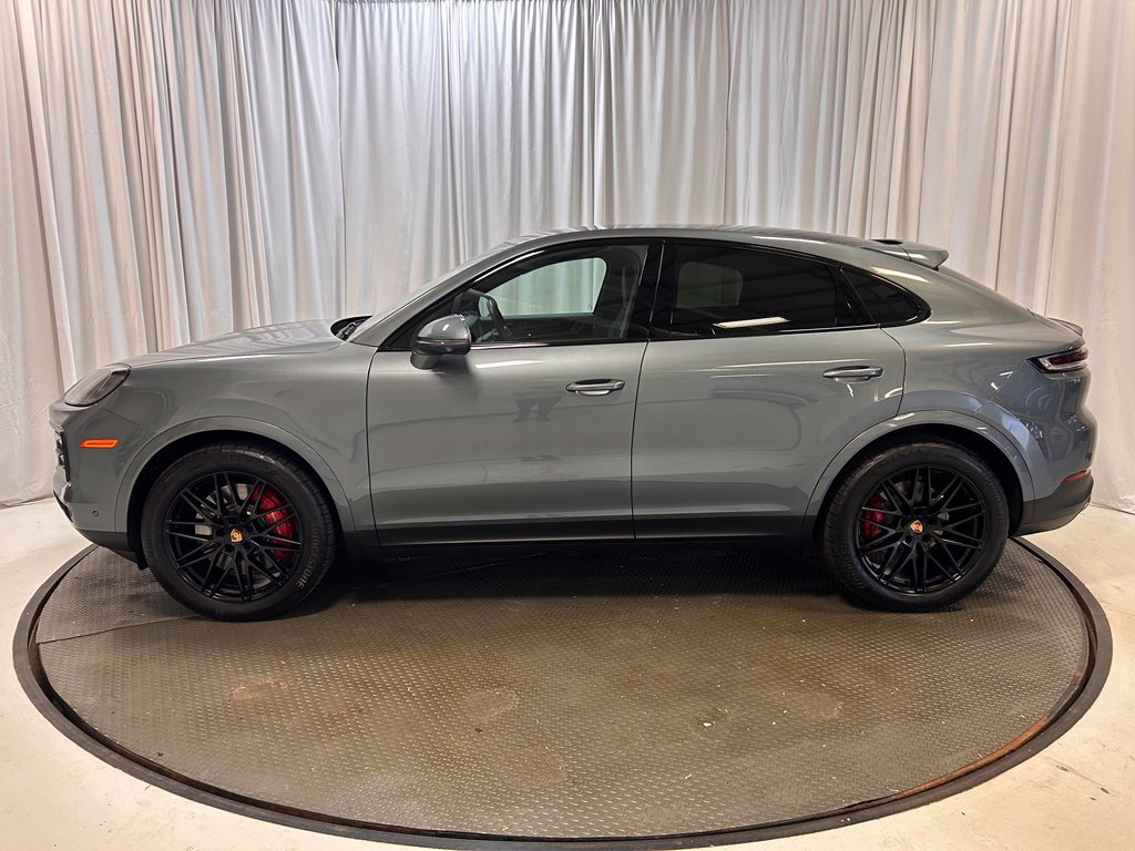 Certified 2026 Porsche Cayenne S AWD/4WD image 2
