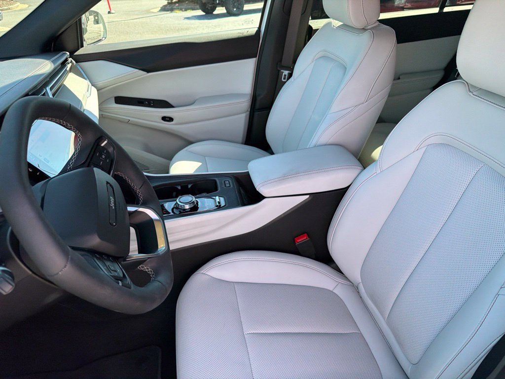 Used 2026 Jeep Cherokee Limited AWD/4WD image 14