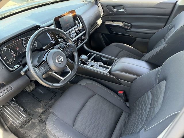 Used 2022 Nissan Pathfinder SV w/ SV Premium Package image 19