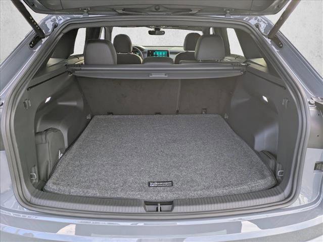 Used 2025 Volkswagen Atlas Cross Sport SEL R-Line image 19