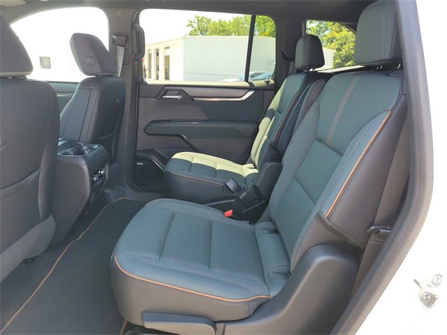 New 2025 GMC Acadia AT4 w/ Luxury Package image 16