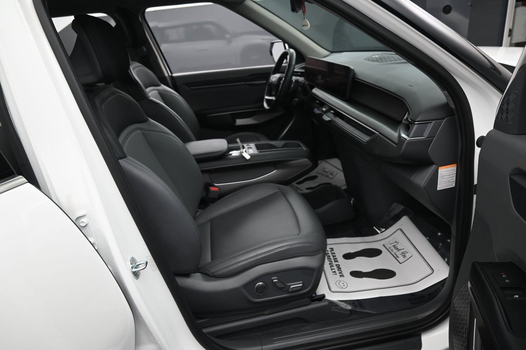 Used 2024 Kia EV9 Light Long Range image 41