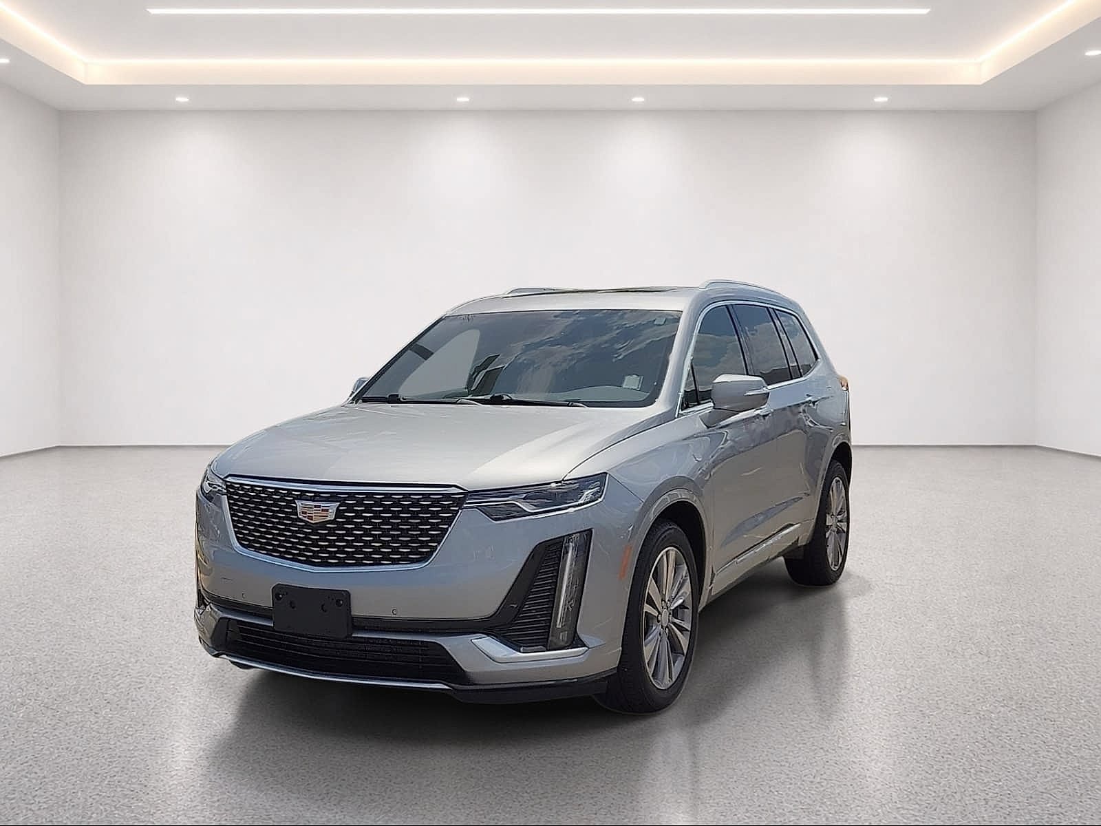 Certified 2025 Cadillac XT6 Premium Luxury AWD/4WD image 2