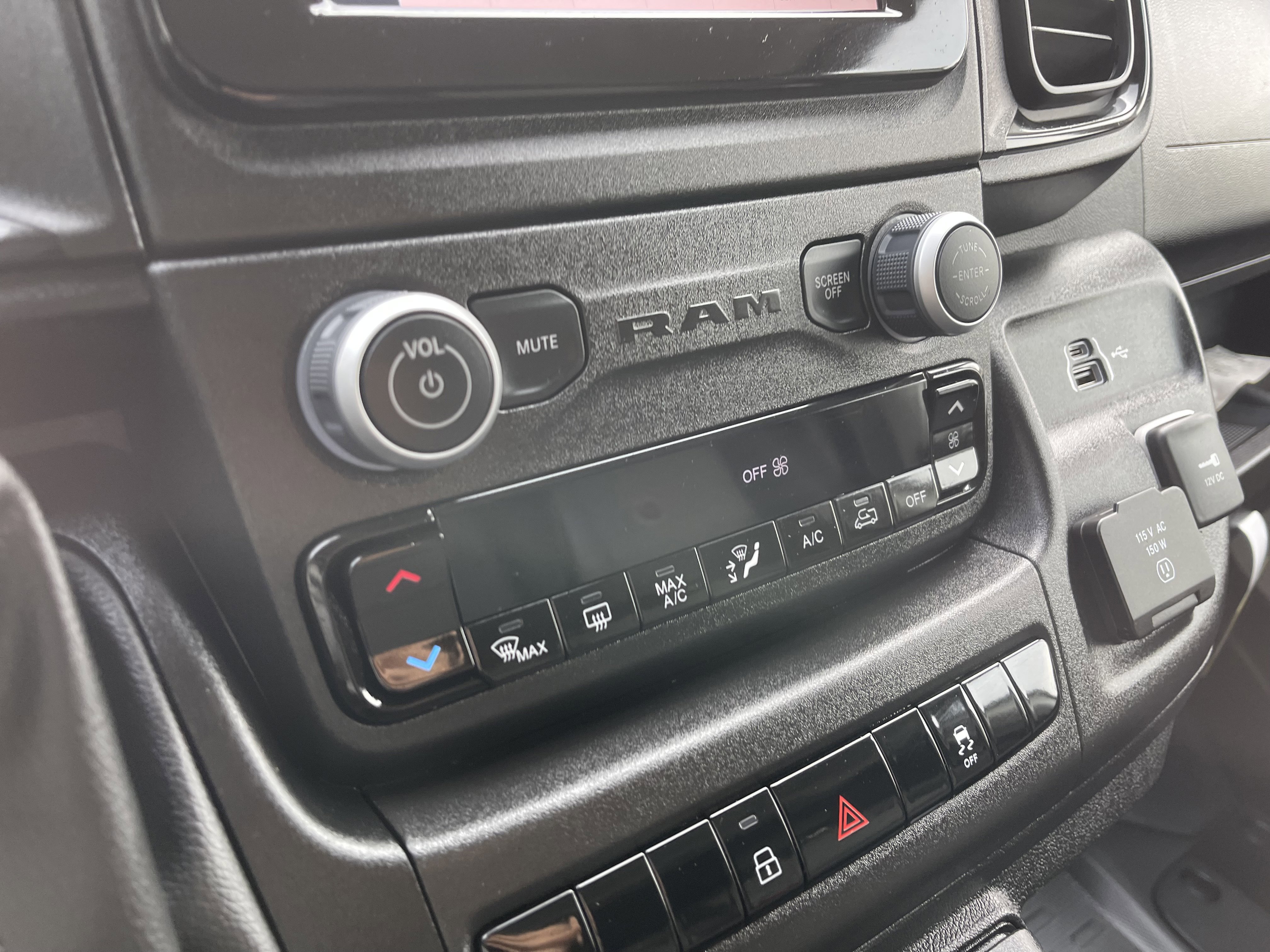 New 2025 RAM ProMaster 2500 w/ Convenience Group image 25