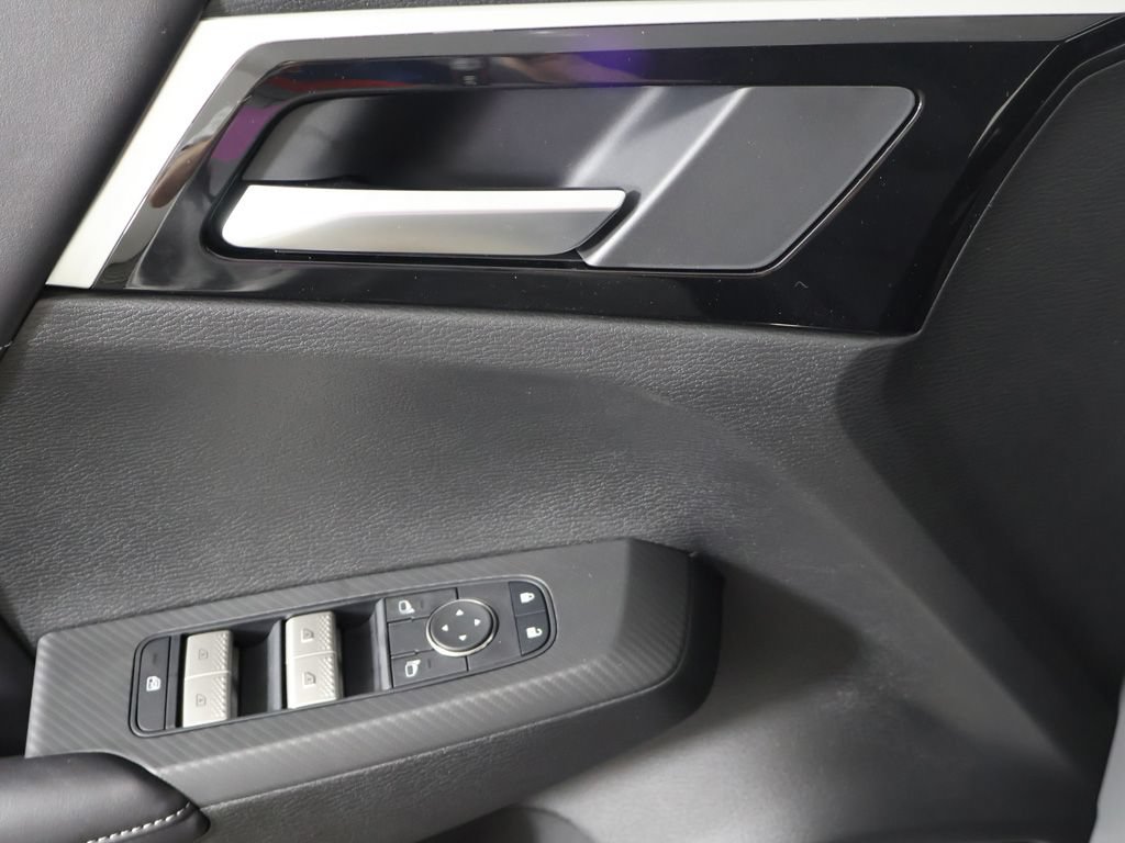 New 2026 Mitsubishi Outlander LE AWD/4WD image 37