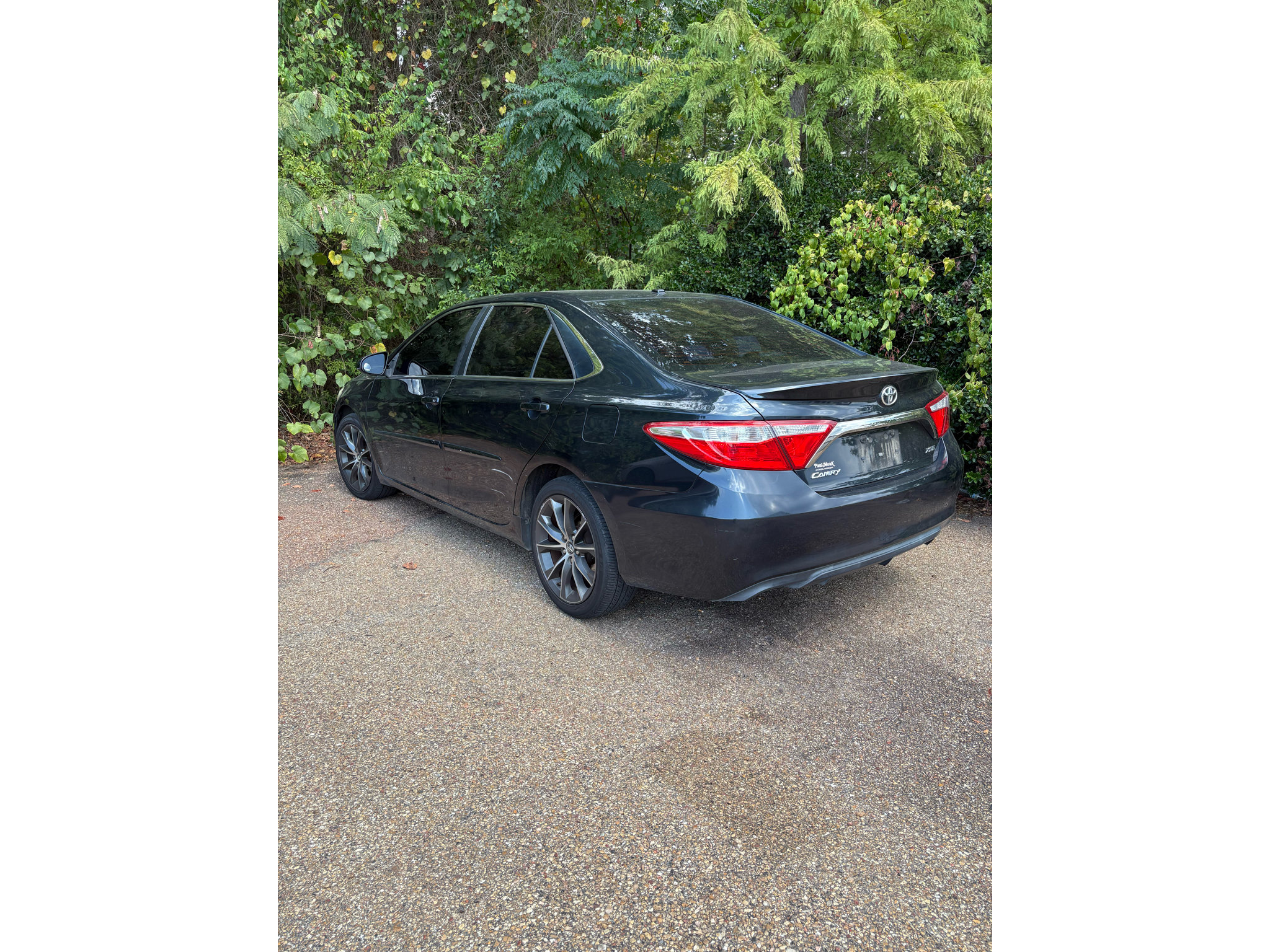 Used 2015 Toyota Camry XSE w/ Moonroof Package FWD image 4
