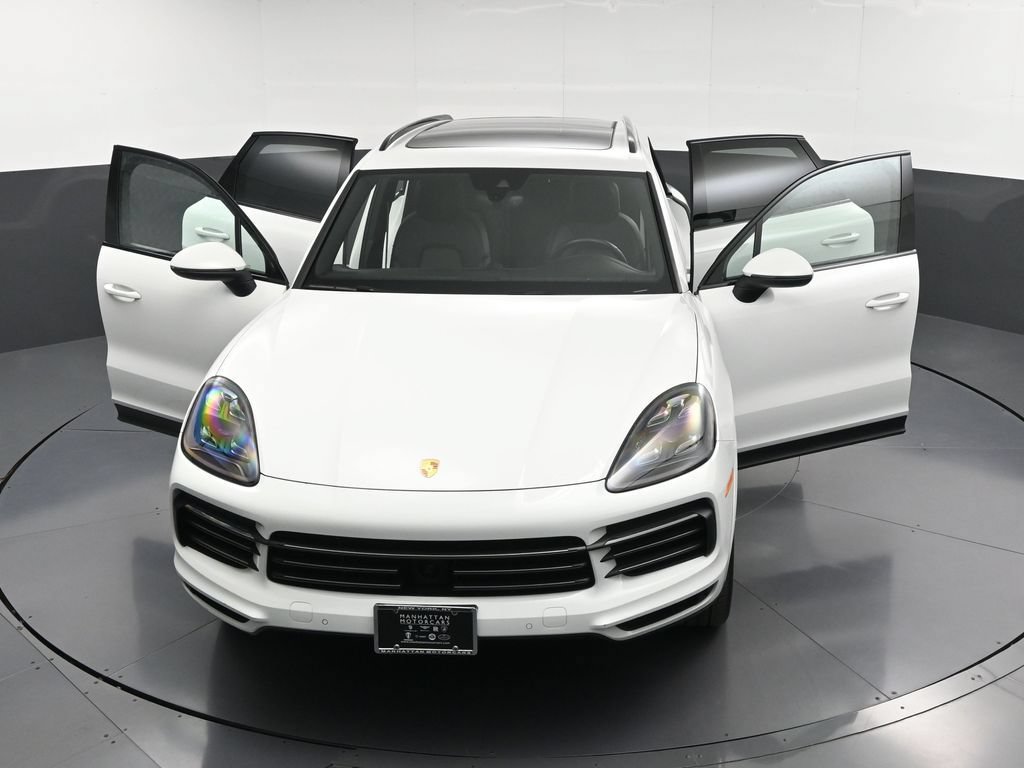 Certified 2022 Porsche Cayenne Platinum Edition AWD/4WD image 33