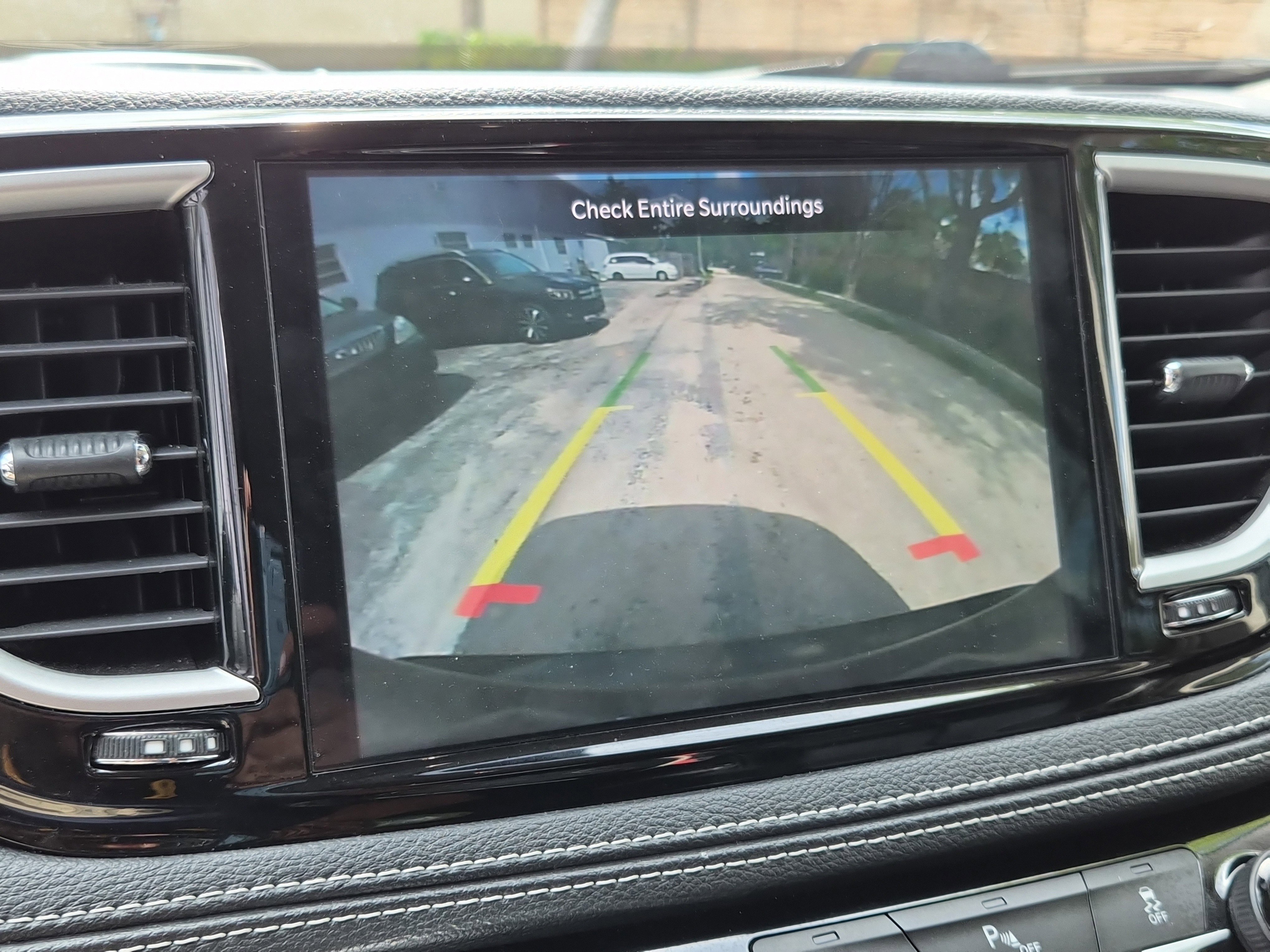 Used 2023 Chrysler Pacifica Touring-L image 29