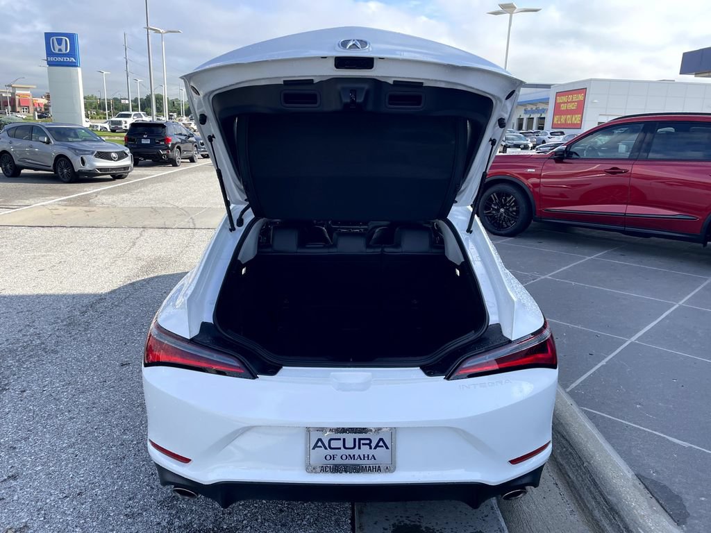 Certified 2025 Acura Integra FWD image 9