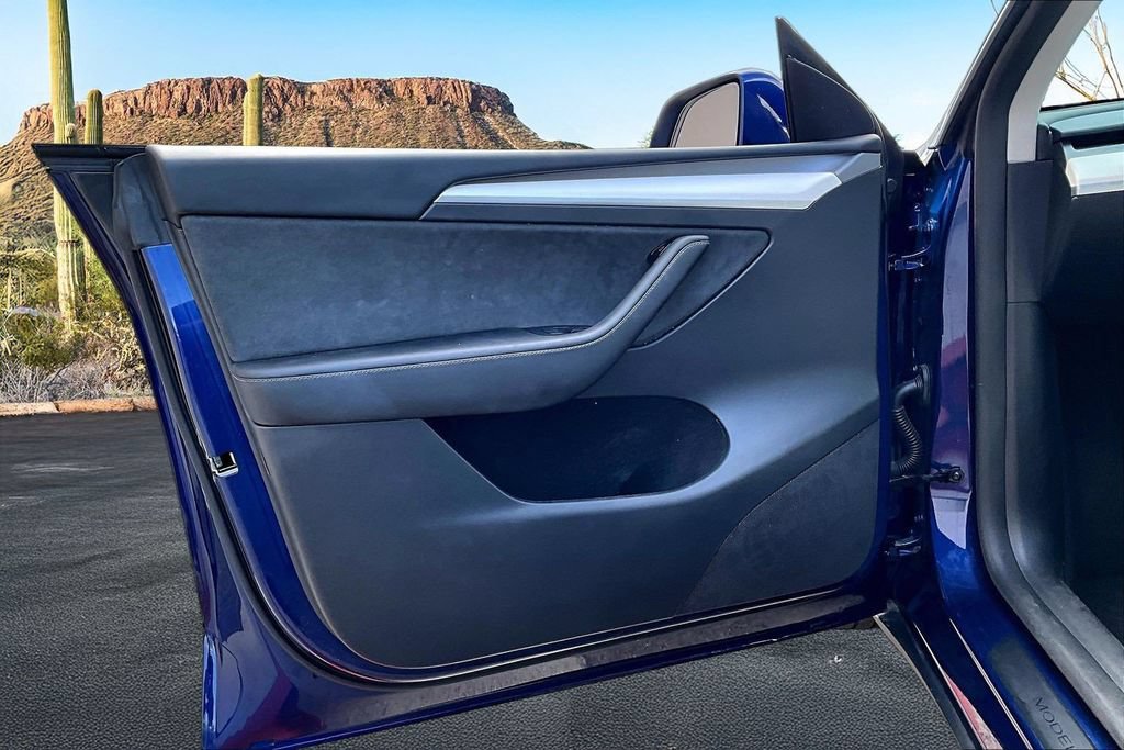 Used 2025 Tesla Model Y Long Range RWD image 23