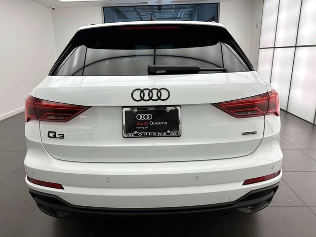 Used 2025 Audi Q3 2.0T Premium w/ Convenience Package AWD/4WD image 4