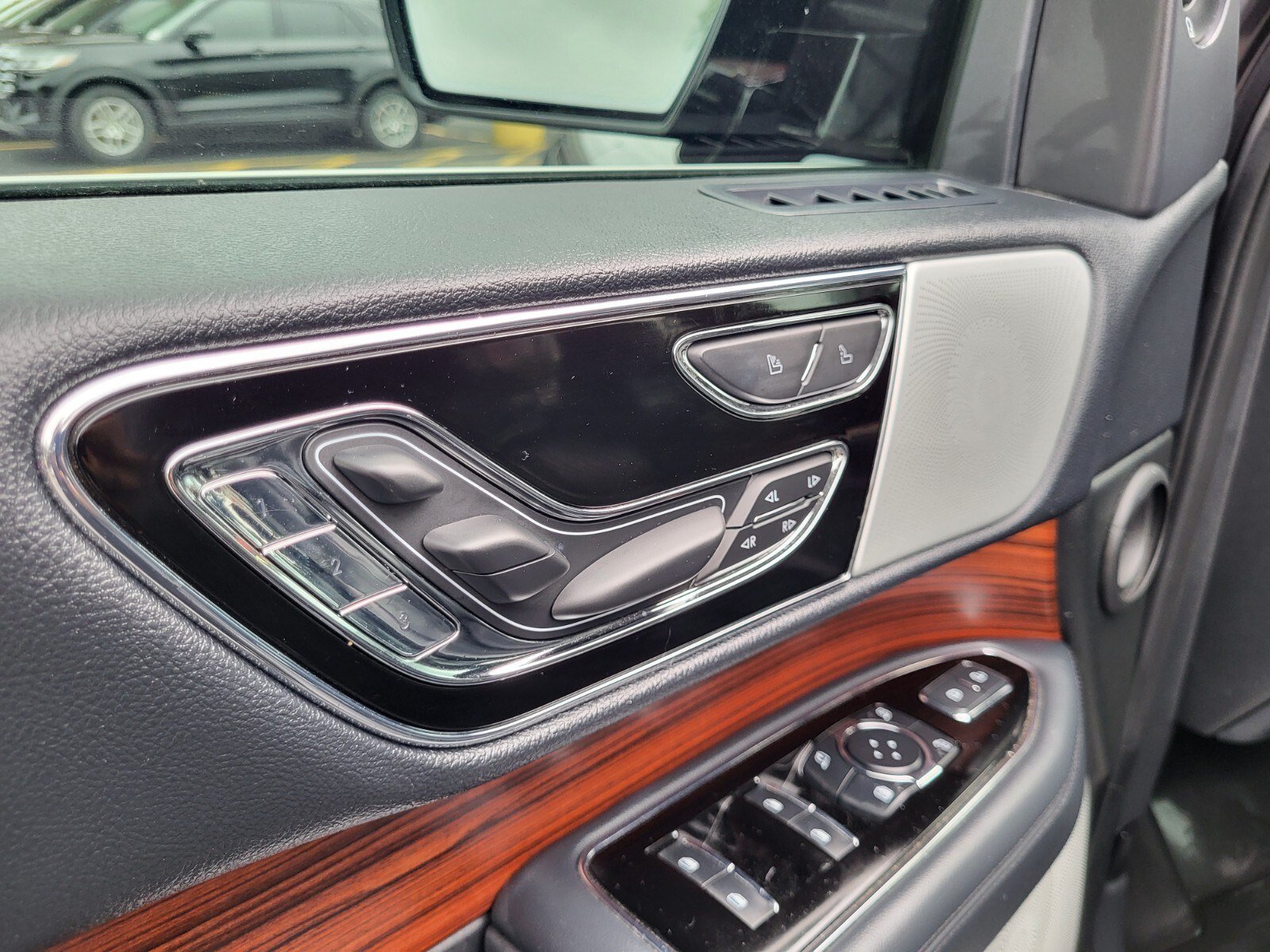 Used 2024 Lincoln Navigator Reserve AWD/4WD image 21