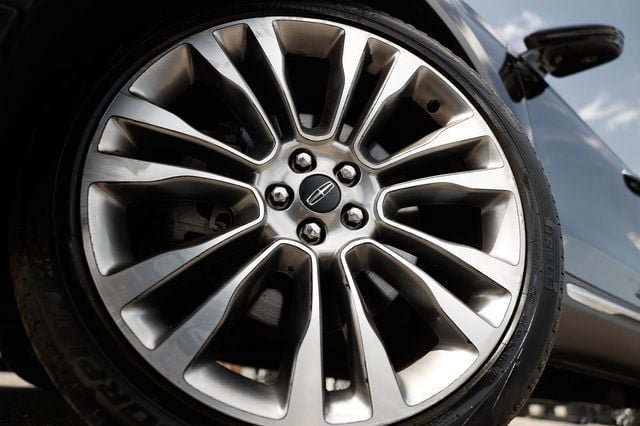 Used 2016 Lincoln MKX Reserve w/ Technology Package FWD image 33