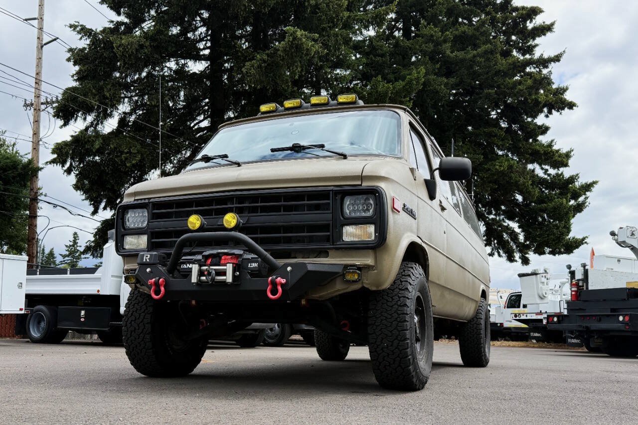 Used 1990 Chevrolet G30 Heavy-Duty Extended Sportvan RWD image 2