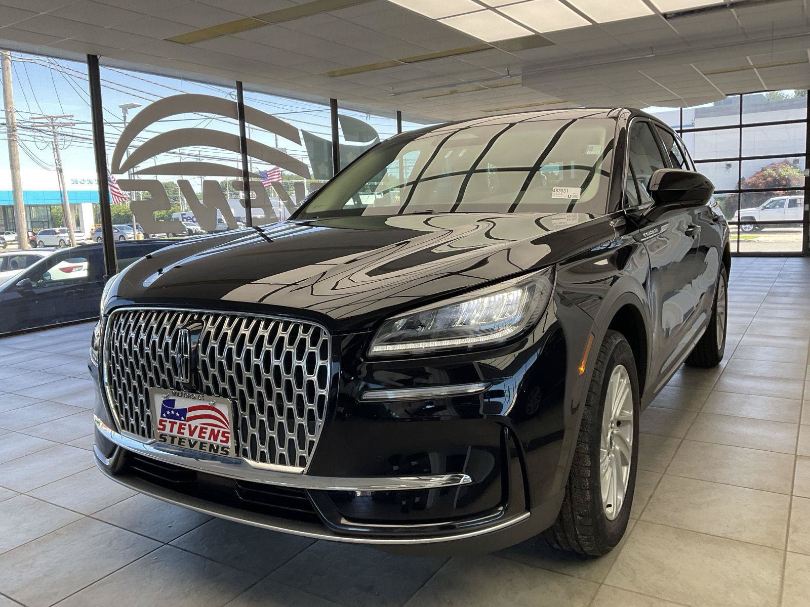 Used 2023 Lincoln Corsair AWD image 3