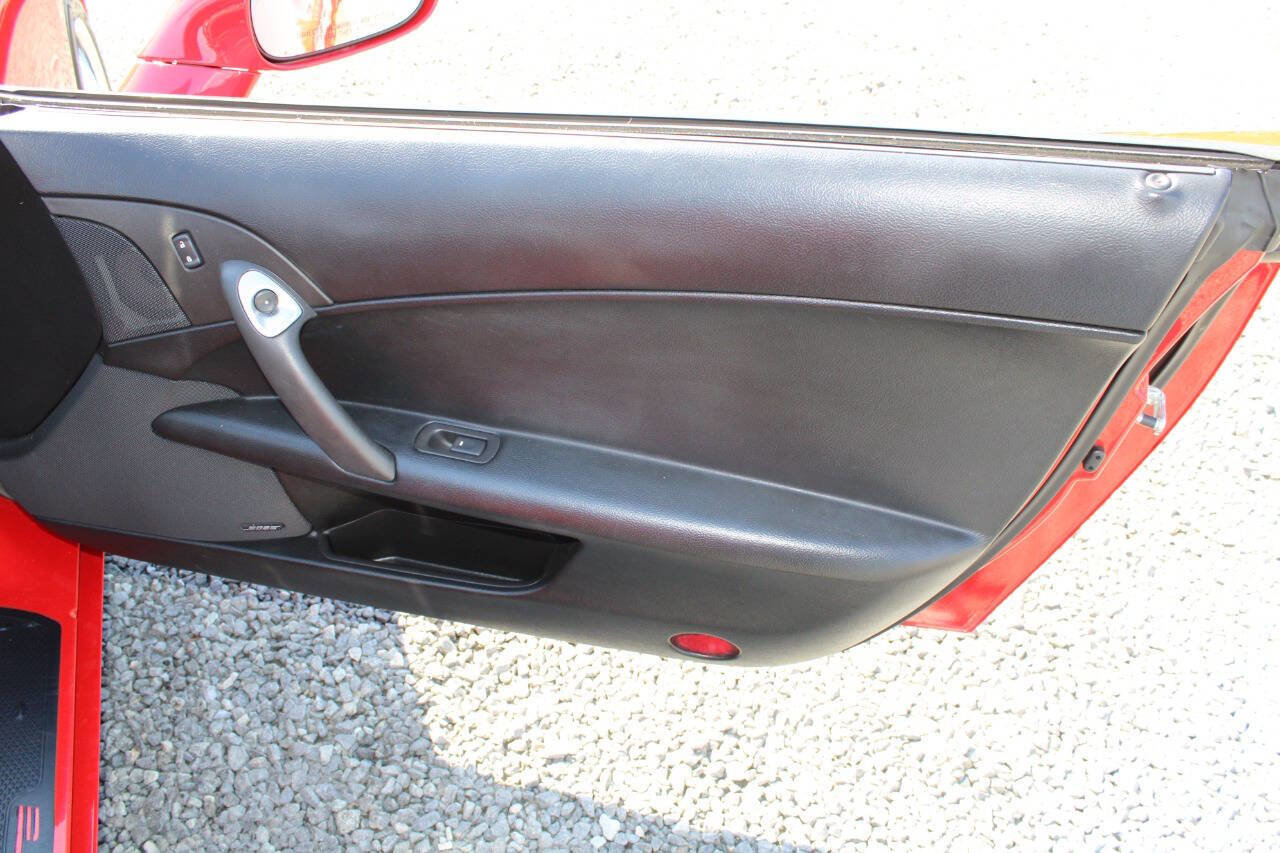 Used 2005 Chevrolet Corvette Convertible w/ Preferred Equipment Group RWD image 25