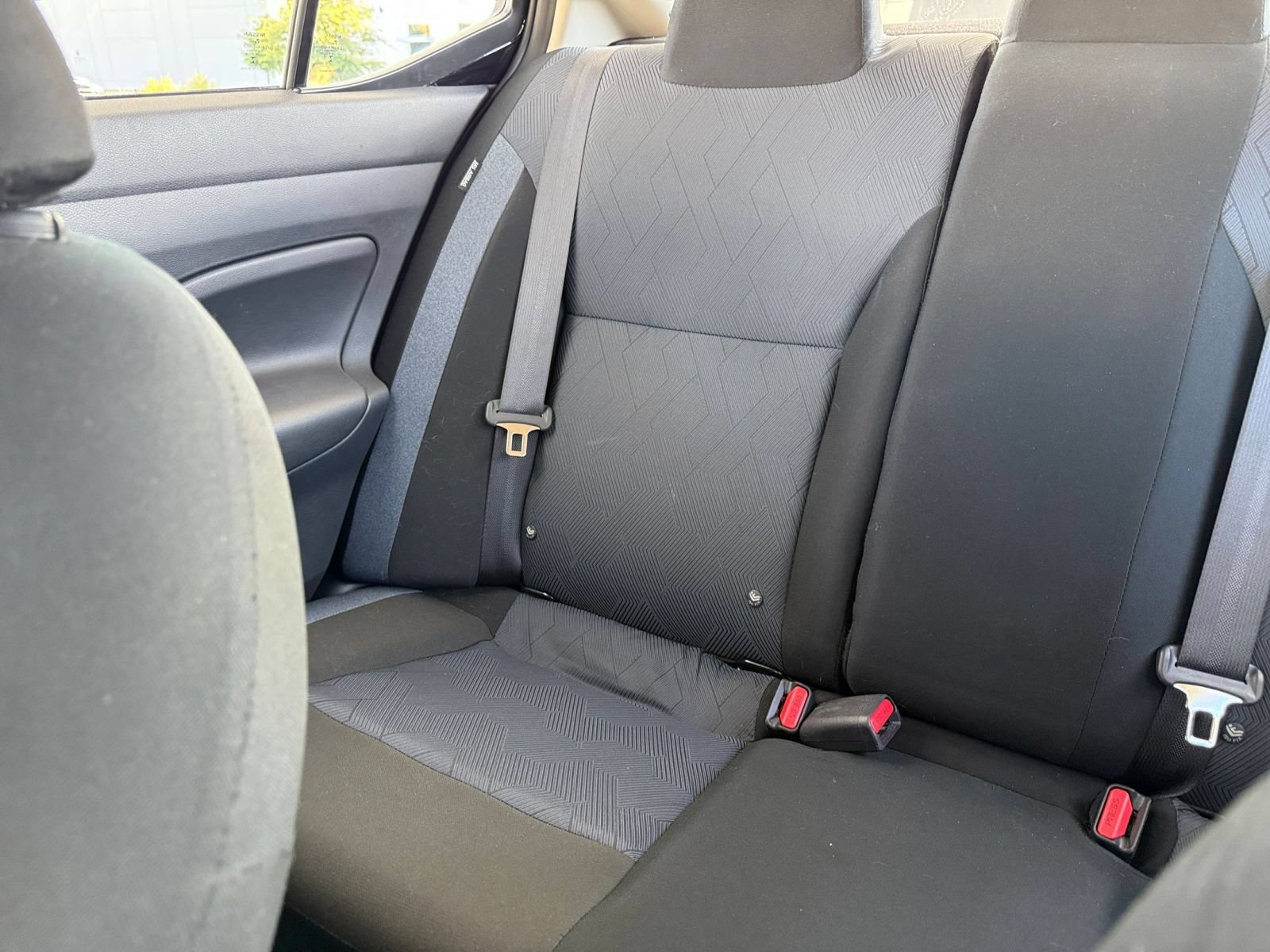 Used 2025 Nissan Versa SV FWD image 39